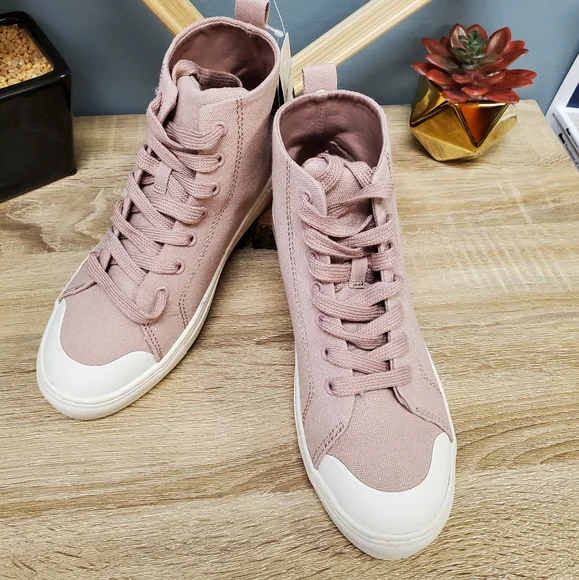 Universal Thread Shoes Womens Jolie Sneakers Poshmark